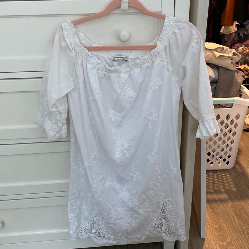 a&f embroidered off-the-shoulder dress